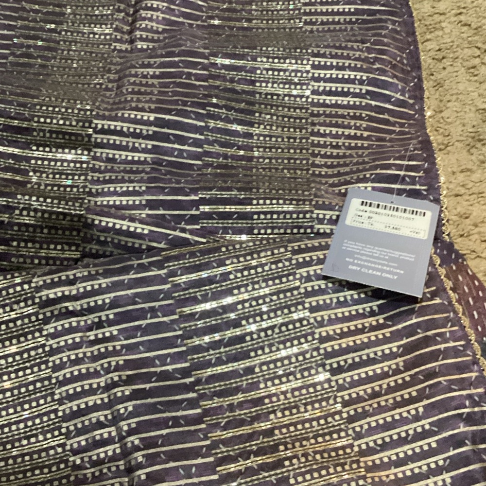 Elegant Purple and Gold Women's designer saree - Picture 6 of 13